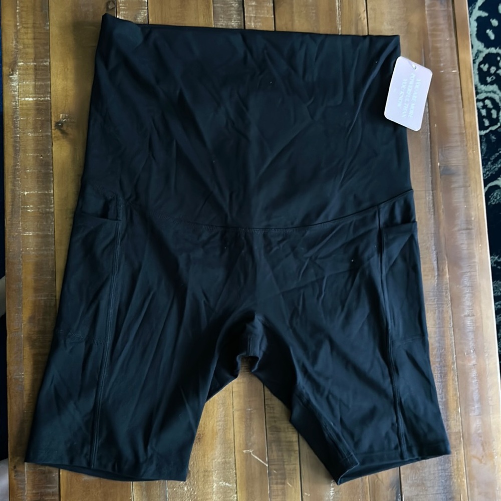 New! Maternity Biker Shorts with pockets